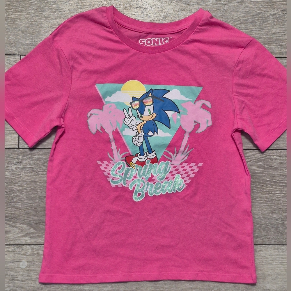 New Sonic The Hedgehog SPRING BREAK Girls Short Sleeve Pink Tshirt. Size Large